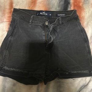 Black Hollister shorts high rise size 3 fits like 00